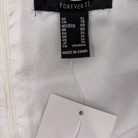 White Strapless Feather Ruffle Jumpsuit XL | NWT Party / Event Wear Wedding - Picture 6 of 8